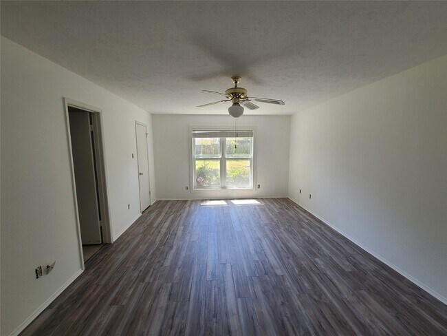 Building Photo - 3706 Hill Springs Dr