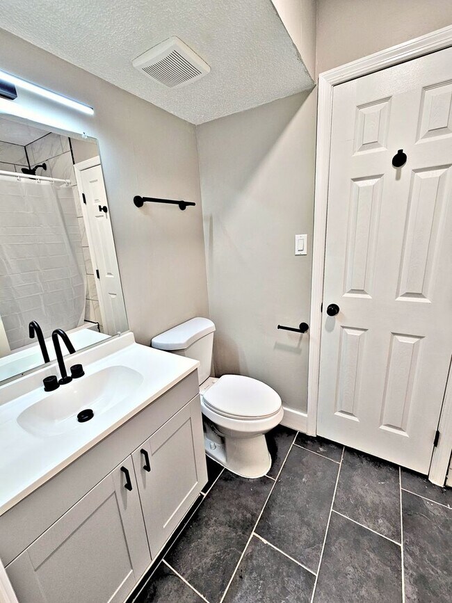 Building Photo - 2917 Wimberly Dr SW