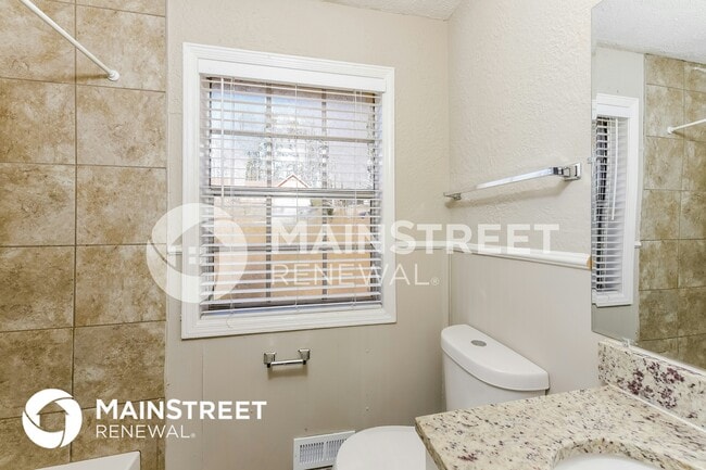 Building Photo - 4868 Zinzendorf Dr