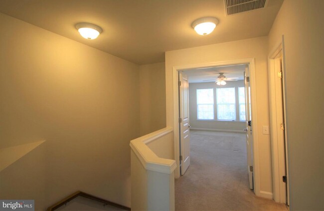 Building Photo - 515 Ellison Dr