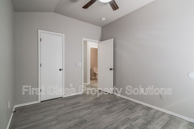 Building Photo - 1322 Commerce Dr