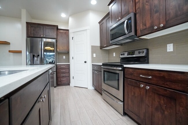 Building Photo - 1187 W Davenport St