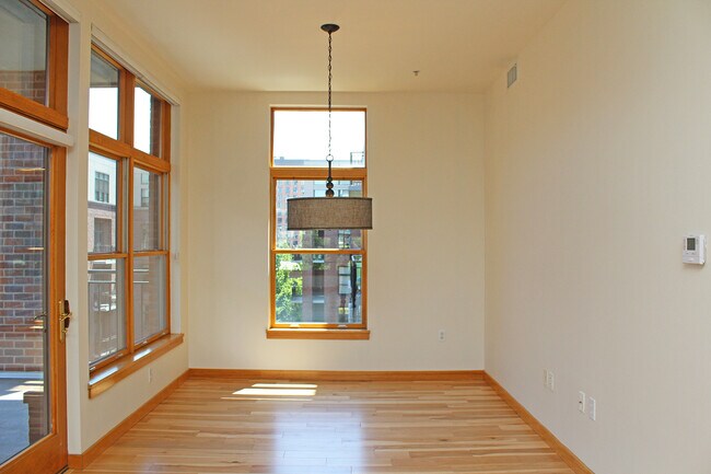 Building Photo - 820 NW 12th Ave