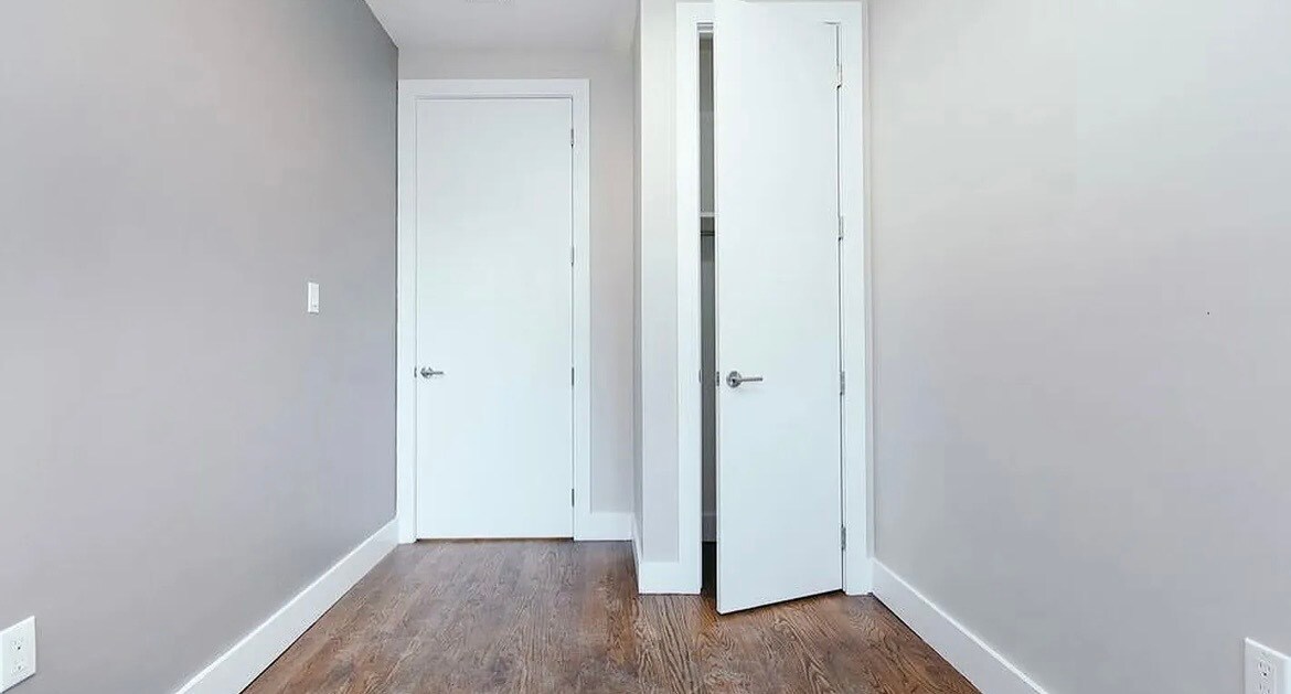 Building Photo - 294 Powers St