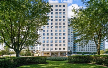 Building Photo - 2/2 Gem in Grosvenor Park!