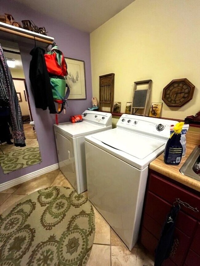 Building Photo - 1334 Straight Creek Dr