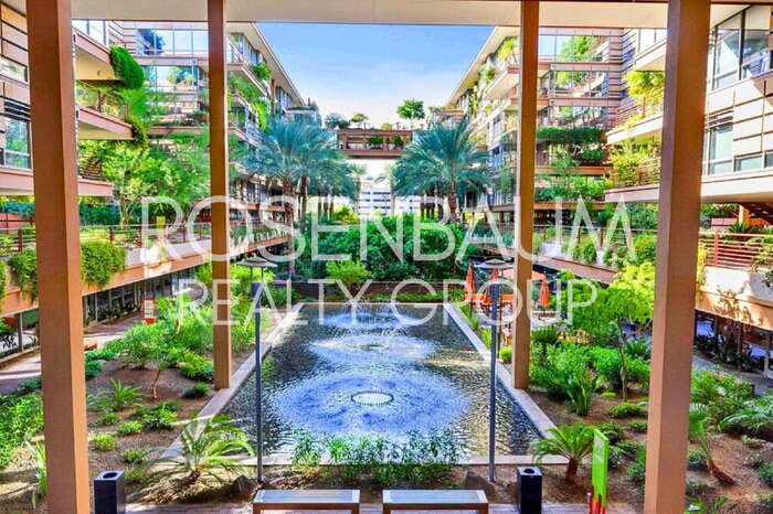 Building Photo - 7137 E Rancho Vista Dr