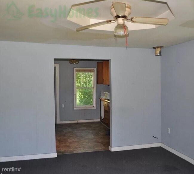 Building Photo - 2 br, 1 bath House - 824 South Main Street