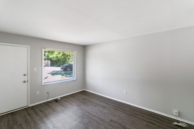 Interior Photo - Airport Apartments