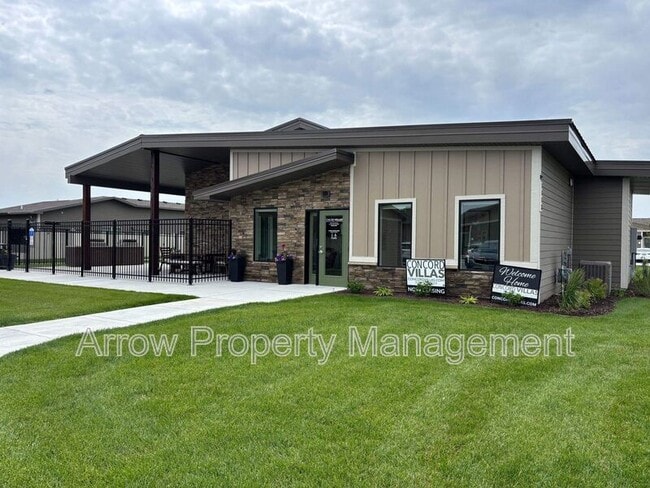 Building Photo - 1021 N Claude Rd