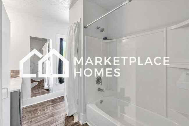 Building Photo - 115 Garden Ln