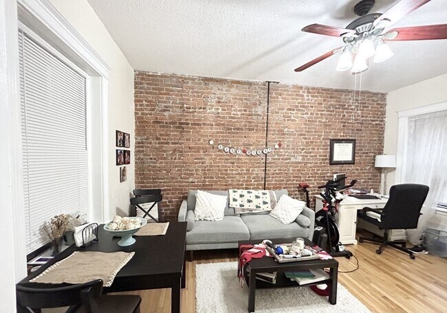 Building Photo - 39 Hemenway St