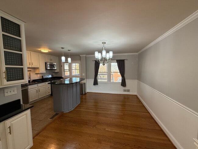 Building Photo - 21 Skidmore Ct