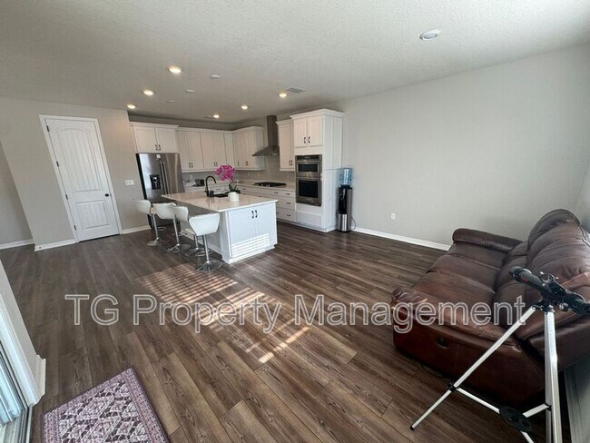 Building Photo - 217 Red Barn Rd