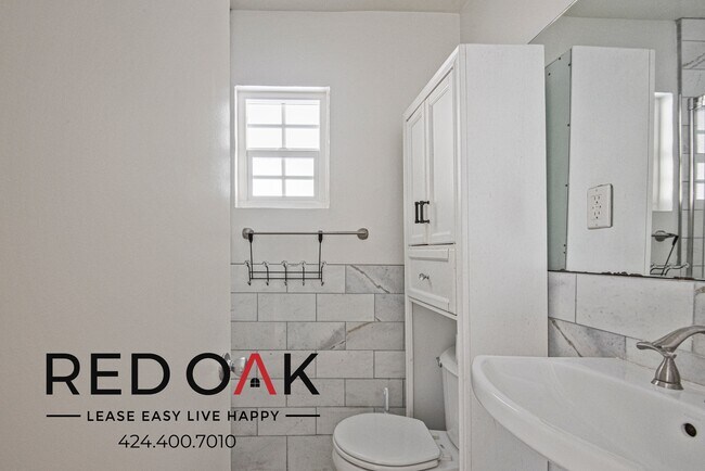 Building Photo - 1023 Hayworth Ave