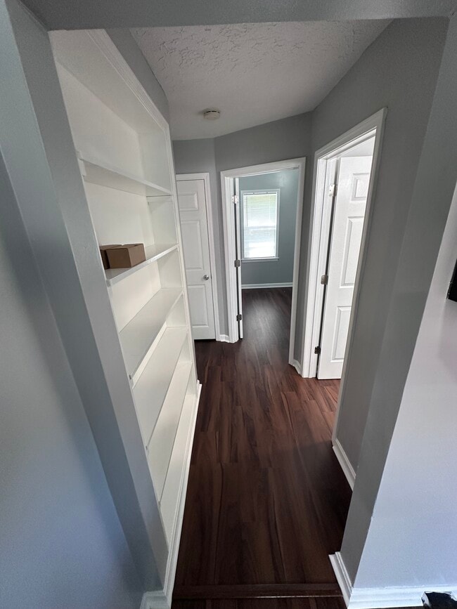 Building Photo - Cozy Casa