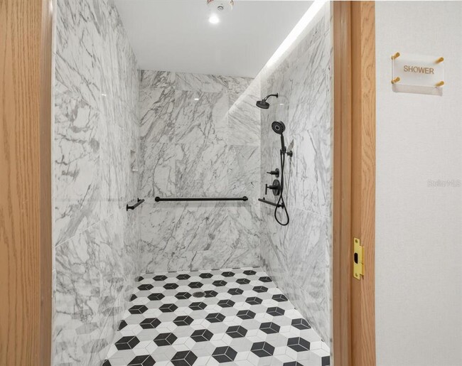 Building Photo - 3015 S Ysabella Ave