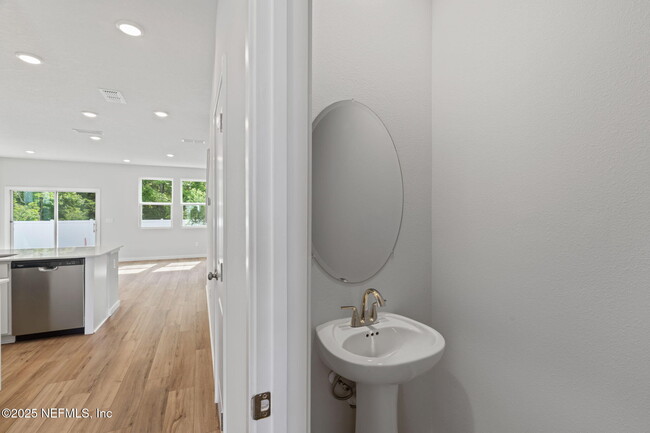 Building Photo - 111 Brazil Nut Cir