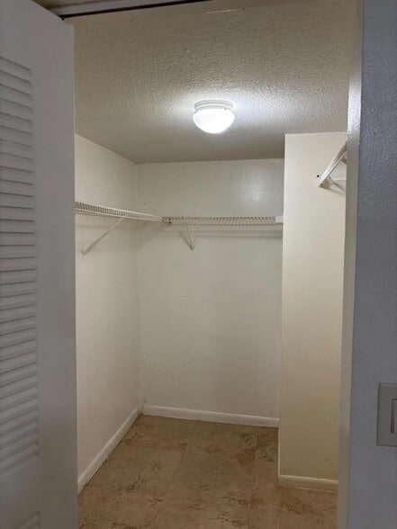 Building Photo - 9959 Nob Hill Pl