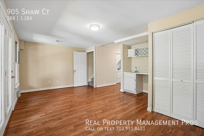 Building Photo - 905 Shaw Ct