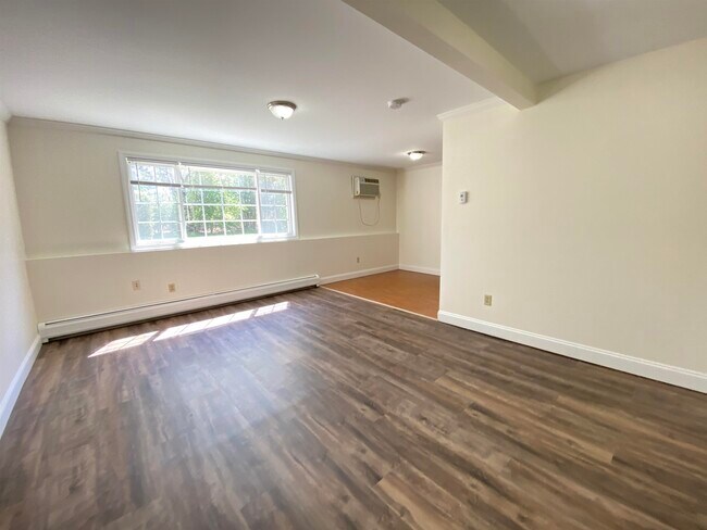 Building Photo - 3951 Brown Ave