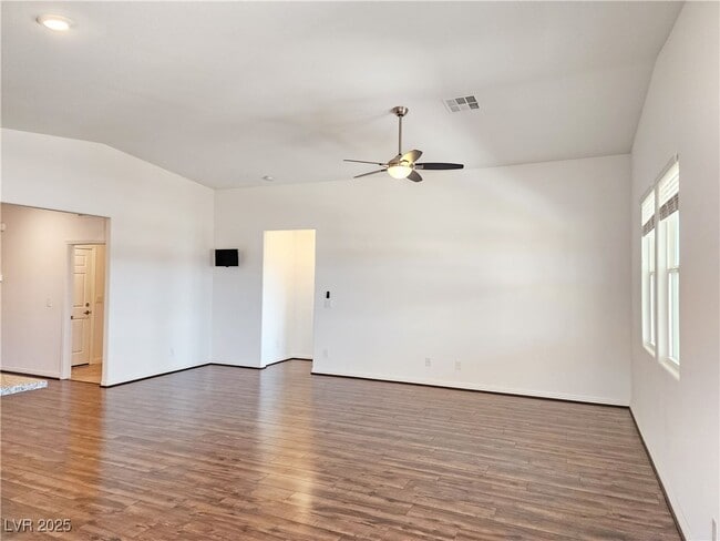 Building Photo - 3575 E Wallowa Dr