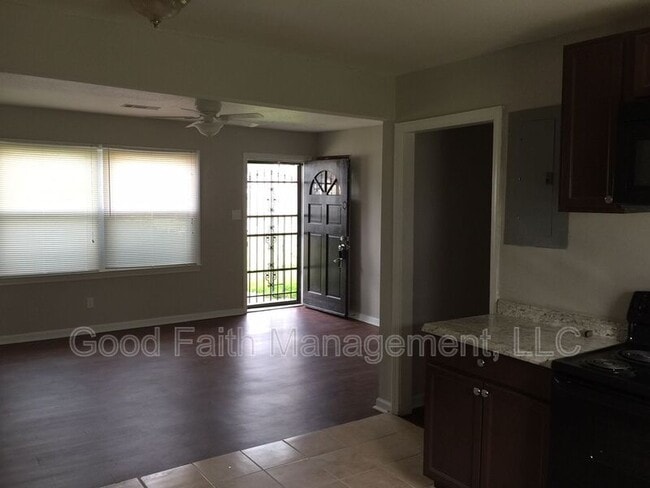 Building Photo - 405 Rachael St