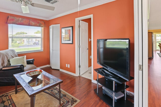 Building Photo - 2521 Pansy Ln