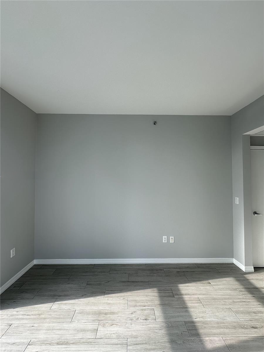 Building Photo - 950 Brickell Bay Dr