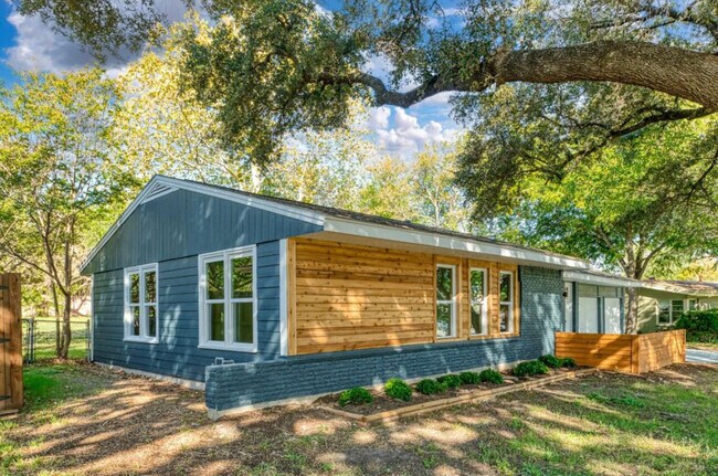 Building Photo - 3808 Piedmont Rd