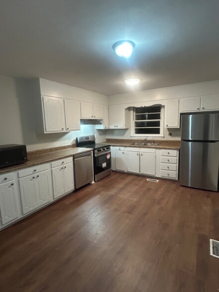 Building Photo - 109 Hillbrook Ct