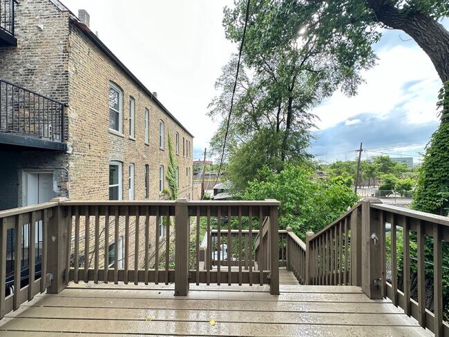 Building Photo - 1514 N Elston Ave