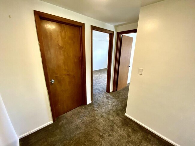 Building Photo - 507 North St.