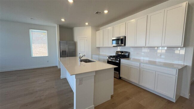 Building Photo - 20417 Deer Creek Dr