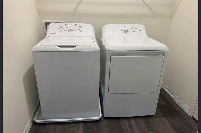 Building Photo - 11840 Shine View Ln