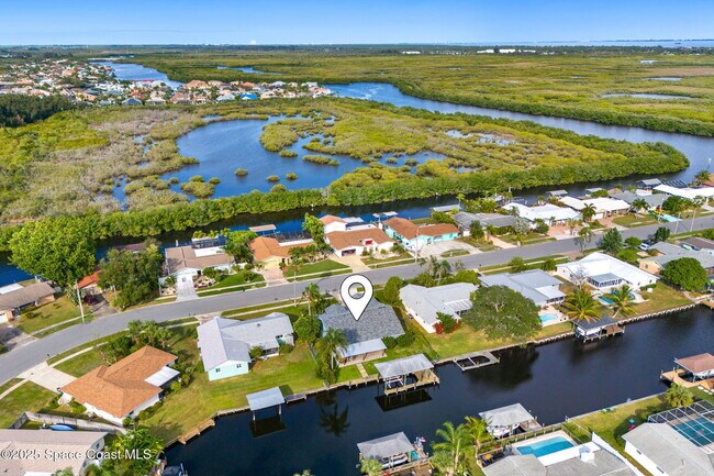 Building Photo - 445 Diana Blvd