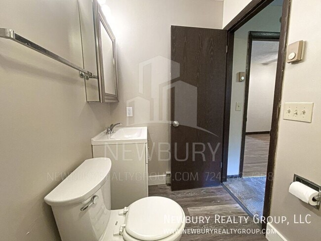 Building Photo - 16 Clearview Meadows
