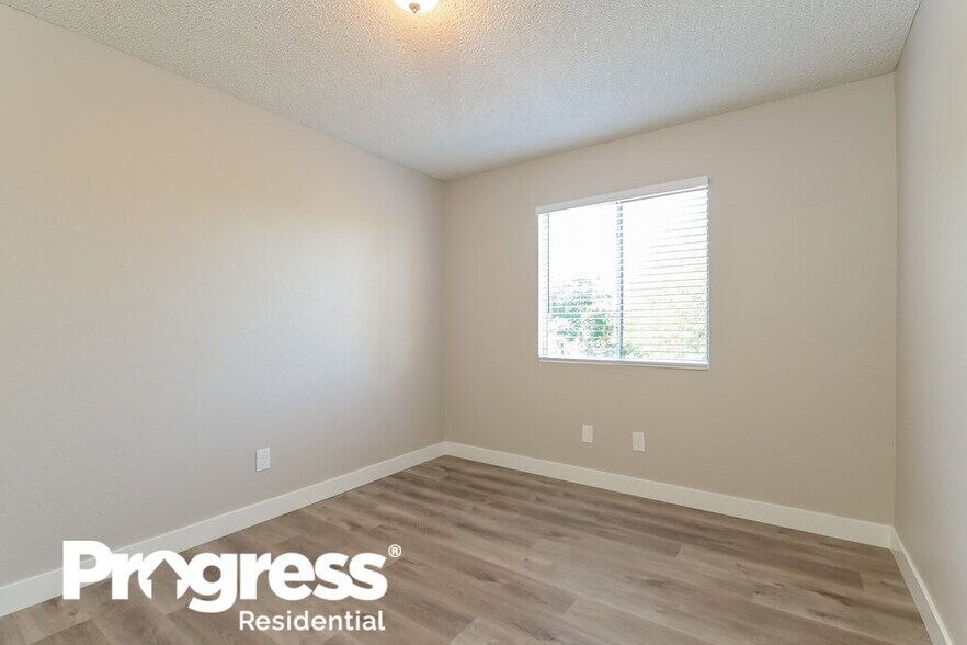 Building Photo - 2043 Angel Falls Dr