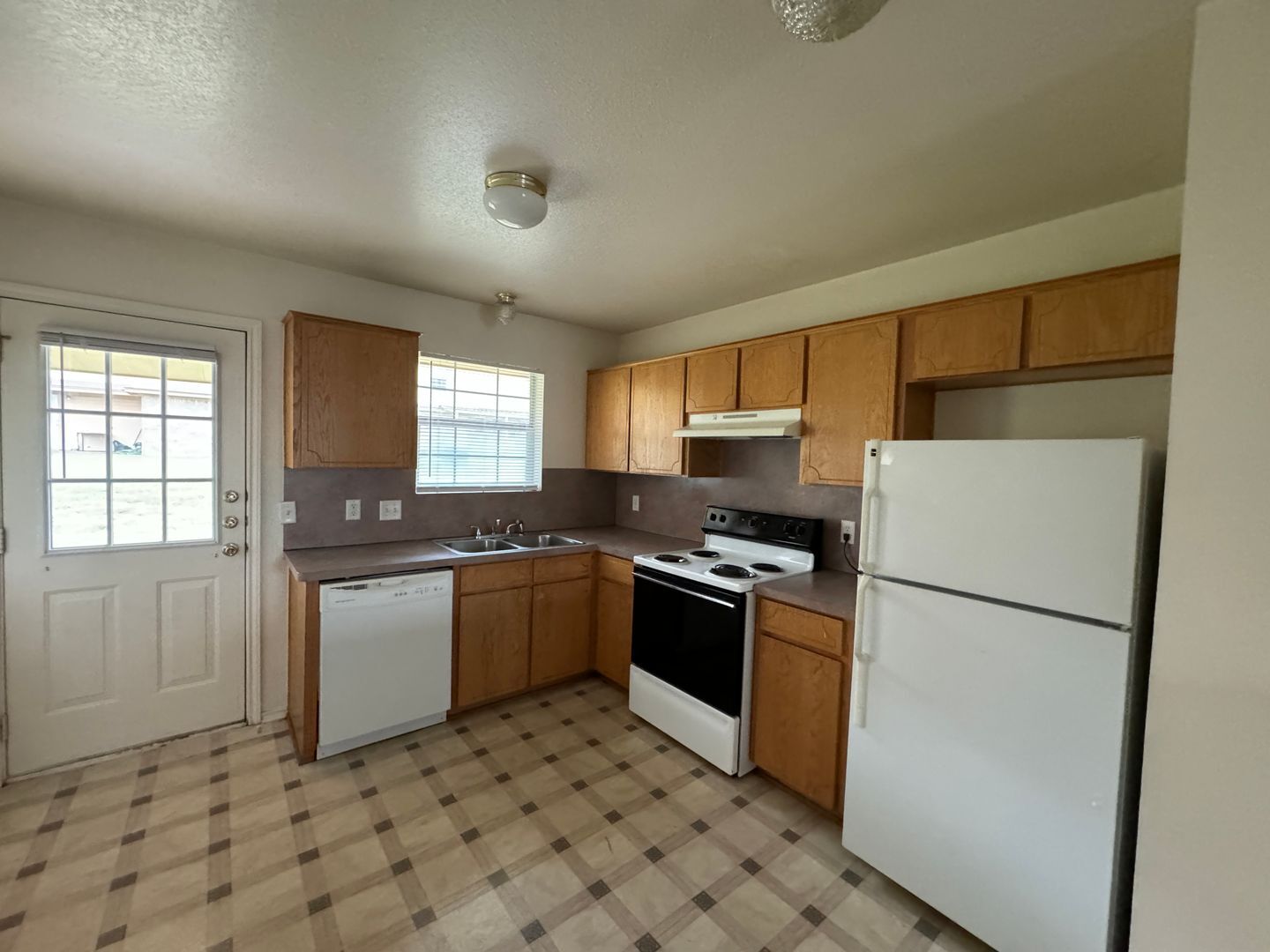 Building Photo - 4410 Sylvia Dr