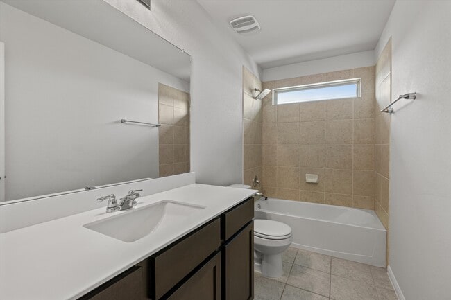 Building Photo - 466 Spinnaker Loop