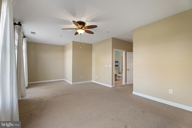 Building Photo - 35 E All Saints St