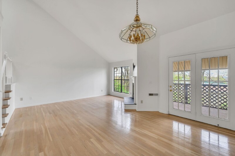 Building Photo - 268 Glenstone Cir