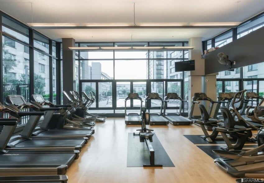 Building Photo - 718 4th St