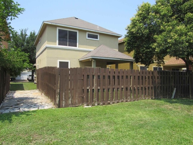 Building Photo - 9310 Albany Dr