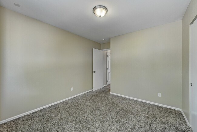 Building Photo - $2,245 - 3 Bed, 3 Bath Home with Finished ...