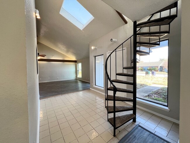 Building Photo - ?Cozy North OKC home with fireplace ?
