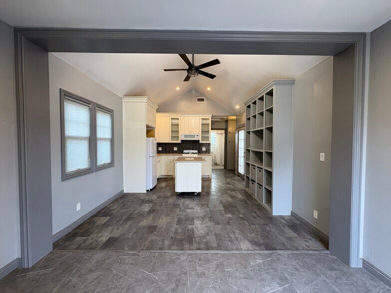 Building Photo - 1714 N Lincoln St