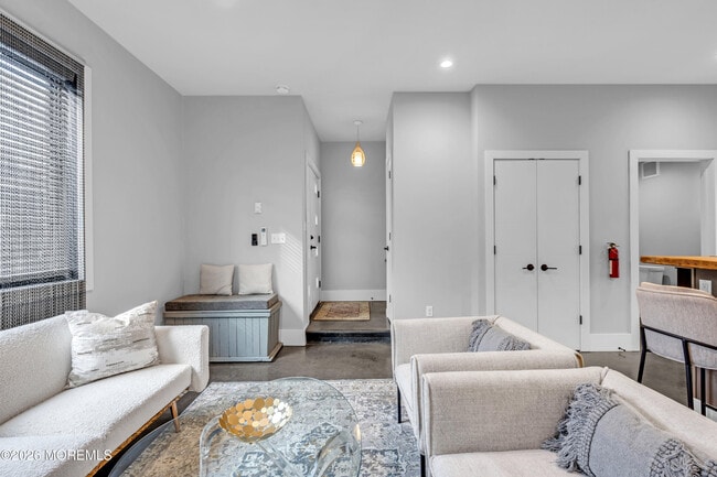 Building Photo - 10 McCready's Alley