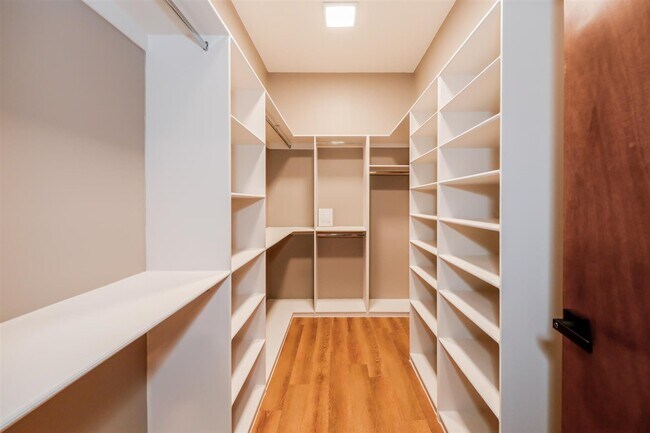 Building Photo - 7219 Rocio Dr