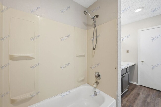 Building Photo - 1069 W Hills Terrace